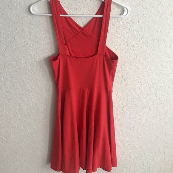 Red dress - Picture 2 of 2